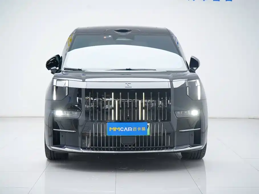 ZEEKR 009 exterior