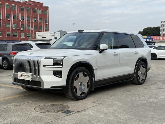 ZEEKR 9X exterior